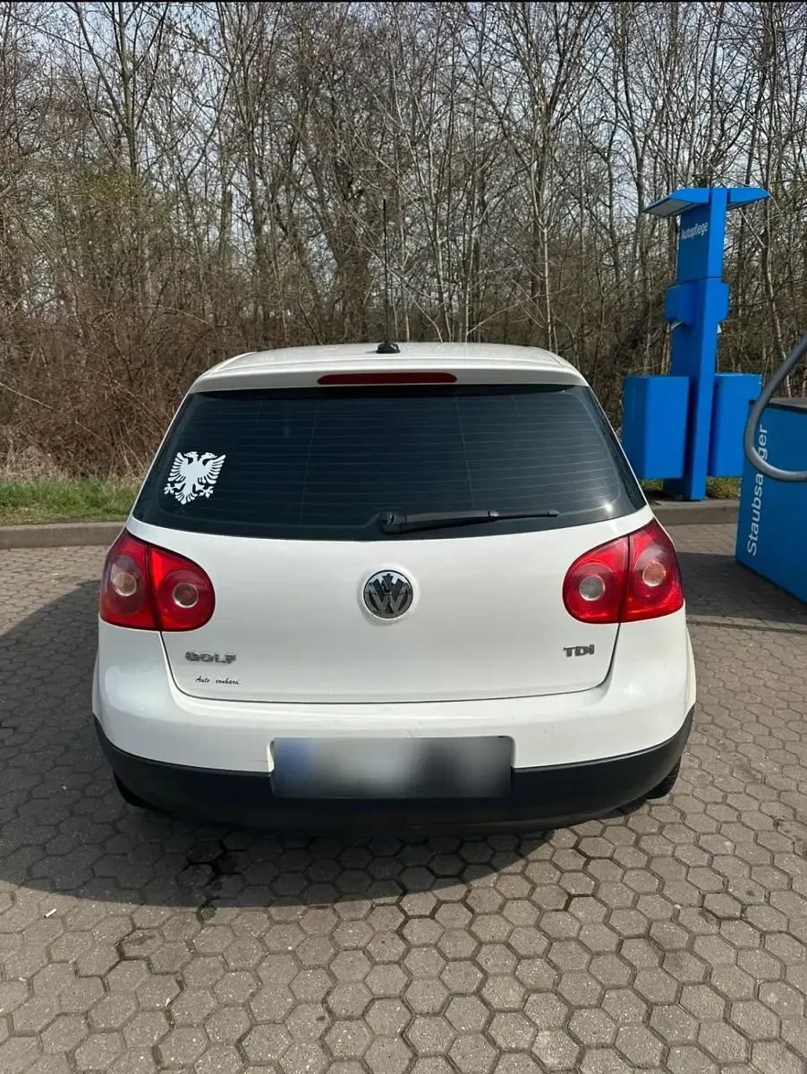 Gebraucht VW Golf V 105 PS (77 kW) 2007 Weiß Limousine