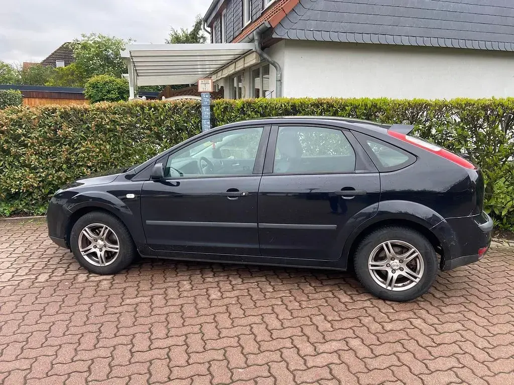 Gebraucht Ford Focus 101 PS (74 kW) 2006 Schwarz Limousine