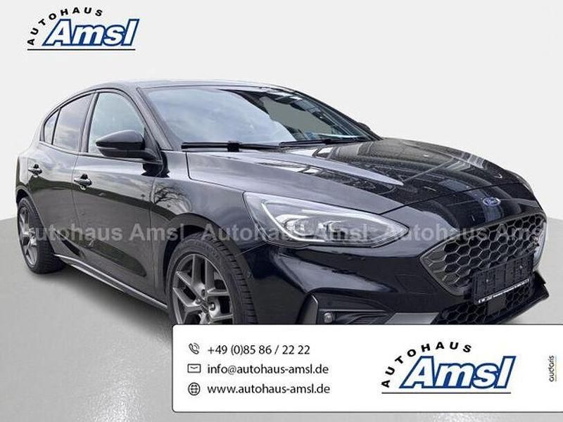 Schwarz Gebraucht 2020 Ford Focus Performance Edition Limousine | 21.980 € (Fairer Preis) - Bild 1/4
