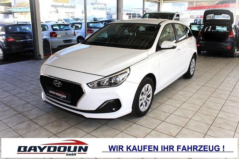 Weiß Gebraucht 2019 Hyundai i30 Select Kombi | 12.400 € (Fairer Preis) - Bild 1/3