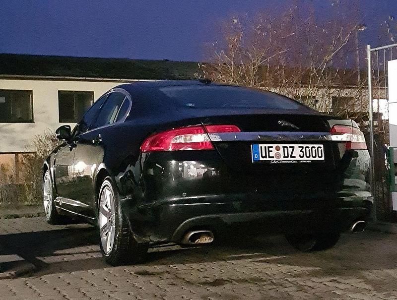 Gebraucht Jaguar XF Premium Luxury 275 PS (202 kW) 2009 Schwarz Limousine