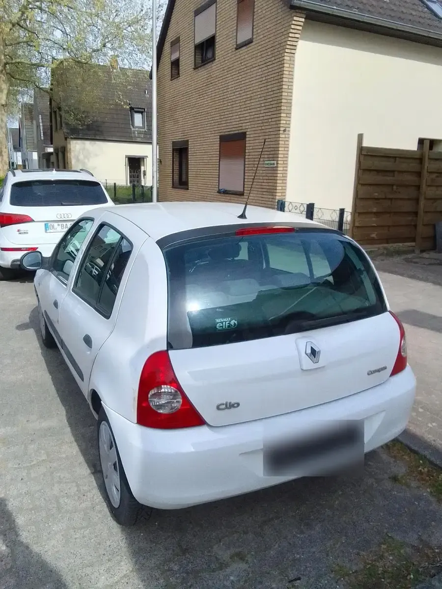 Gebraucht Renault Clio 75 PS (55 kW) 2011 Weiß Kleinwagen