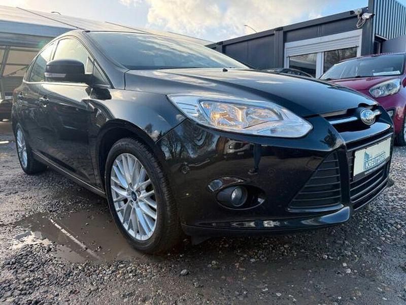 Gebraucht Ford Focus Trend 125 PS (91 kW) 2014 Schwarz Limousine