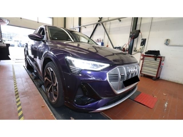 Gebraucht Audi e-tron S-Line 230 kW (313 PS) 2021 Andere farbe SUV