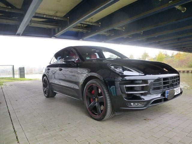 Gebraucht Porsche Macan Turbo Performance Package 441 PS (324 kW) 2017 Schwarz SUV