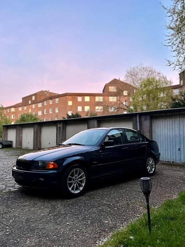 Usado BMW 320 136 HP (100 kW) 2000 Azul Sedan