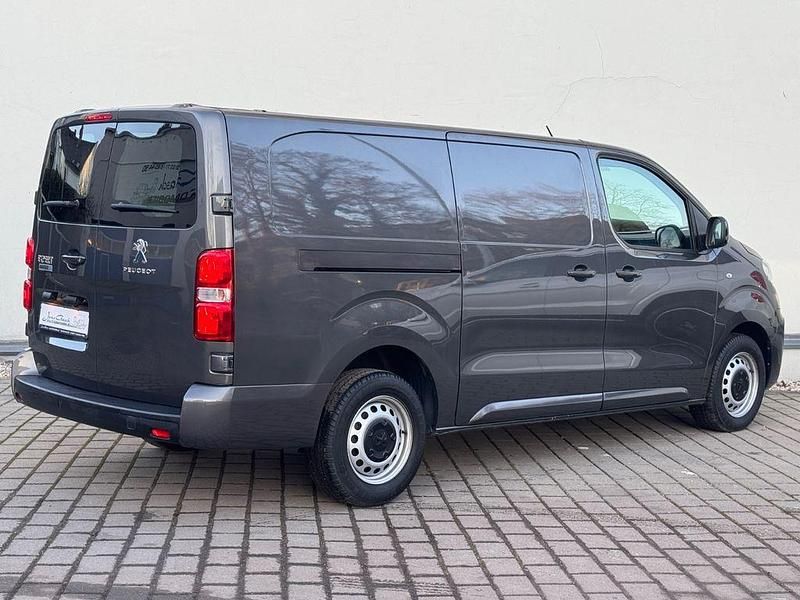 Gebraucht Peugeot Expert 177 PS (130 kW) 2022 Platiniumgrau Van