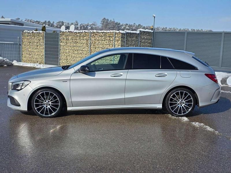 Gebraucht Mercedes CLA200 Shooting Brake AMG 136 PS (100 kW) 2017 Polarsilber  metalliclack Kombi