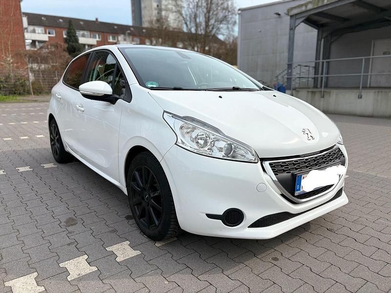 Gebraucht Peugeot 208 81 PS (59 kW) 2015 Weiß Kleinwagen
