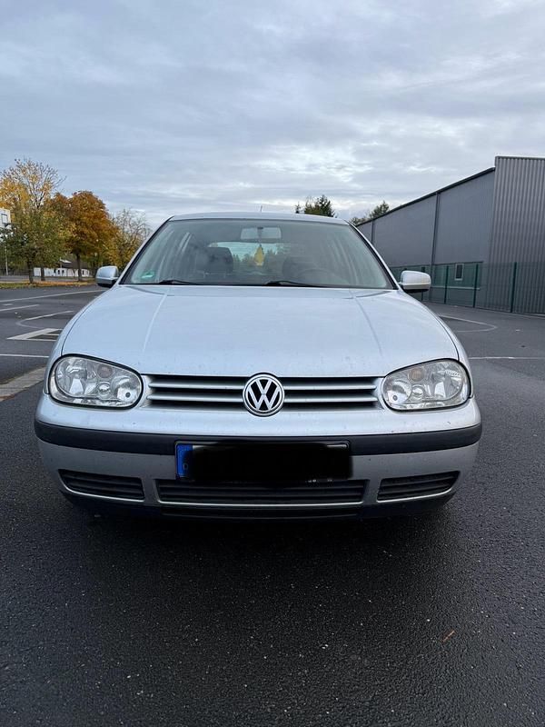 Silber Gebraucht 2001 VW Golf IV Basis Kleinwagen | 1.200 € (Fairer Preis) - Bild 1/4