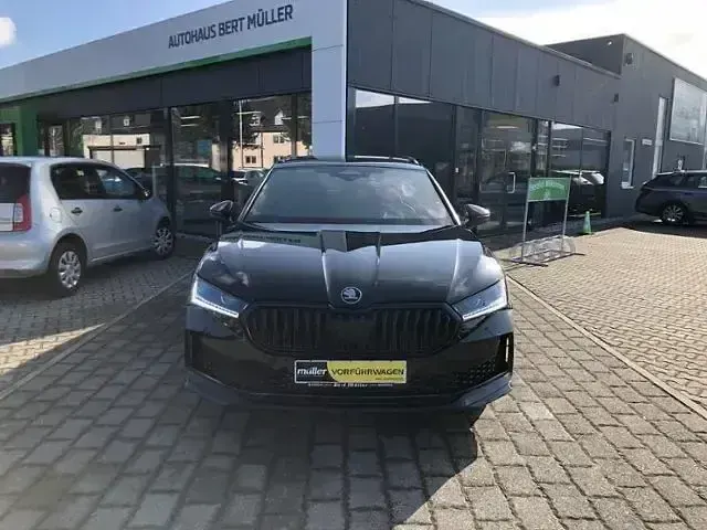 Gebraucht Skoda Superb SportLine 265 PS (194 kW) 2025 Schwarz (onyx schwarz metallic) Kombi