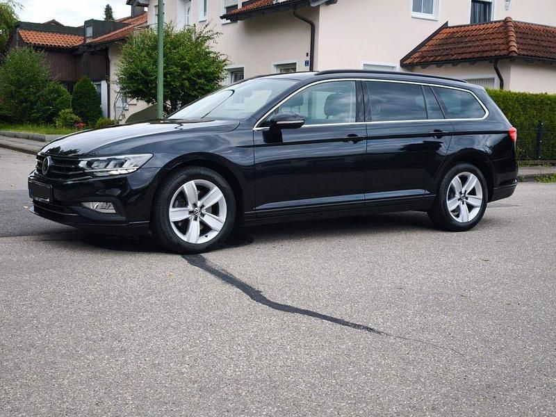 Schwarz Gebraucht 2019 VW Passat Business Kombi | 16.300 € (Guter Preis) - Bild 1/4
