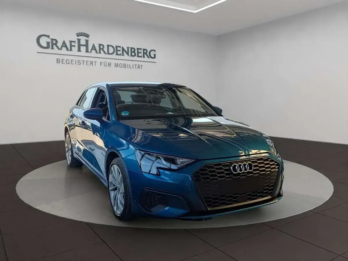 Gebraucht Audi A3 110 PS (80 kW) 2023 Atollblau metallic Limousine