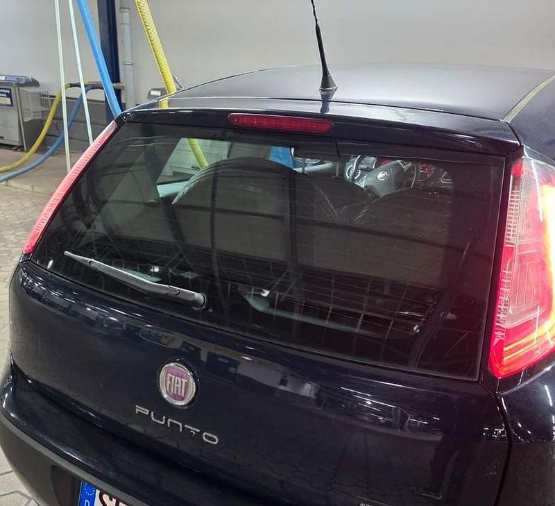 Gebraucht Fiat Punto Dynamic 77 PS (56 kW) 2011 Blau Kleinwagen