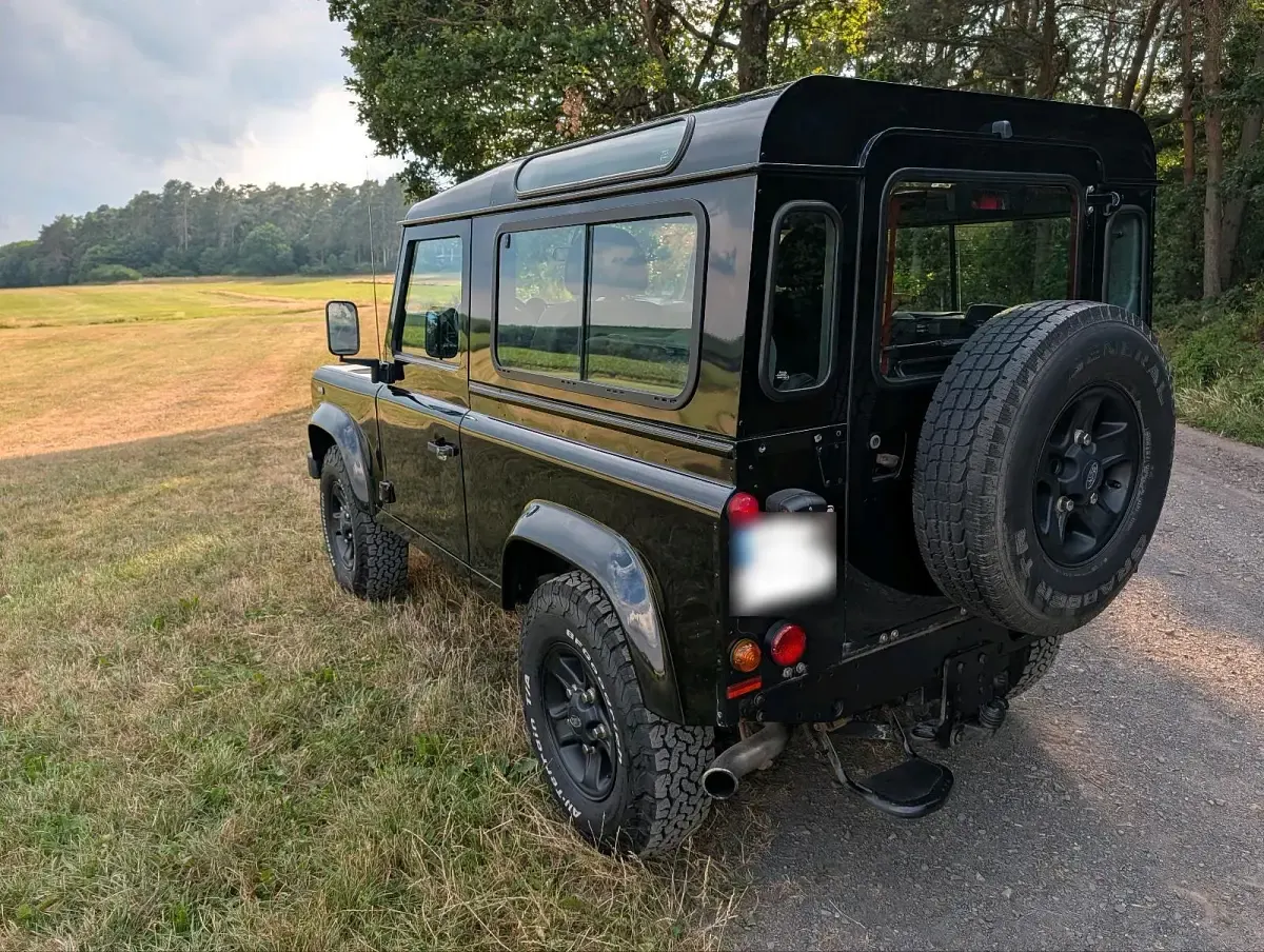 Gebraucht Land Rover Defender SE 122 PS (89 kW) 2009 Schwarz SUV