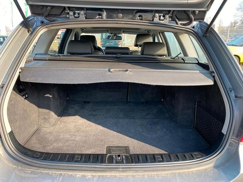 Gebraucht BMW 318 143 PS (105 kW) 2012 Grau Kombi