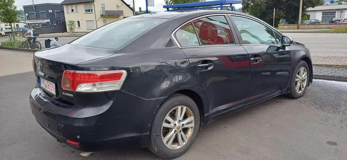 Gebraucht Toyota Avensis Executive 126 PS (92 kW) 2010 Schwarz Limousine
