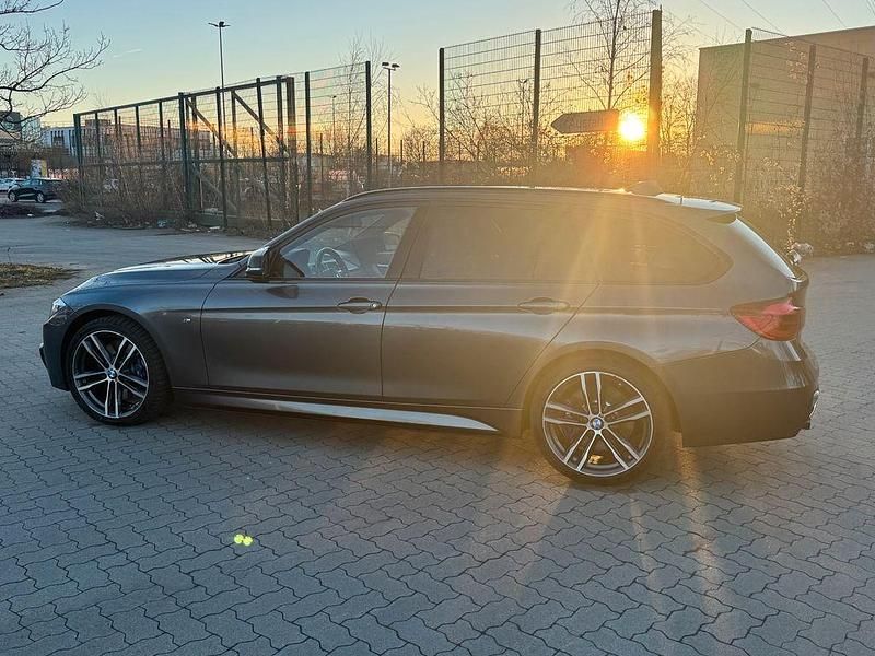 Gebraucht BMW 340 Performance 340 PS (250 kW) 2019 Grau Kombi