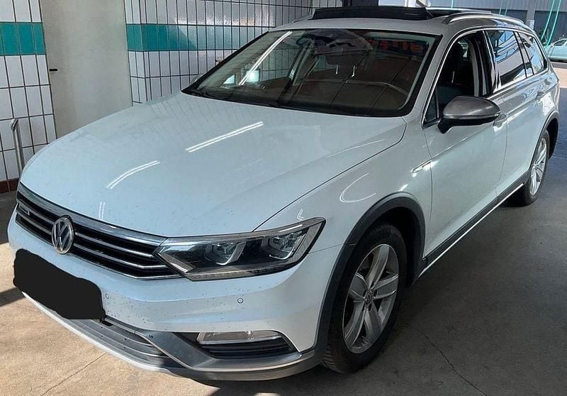 Weiß Gebraucht 2015 VW Passat Alltrack Kombi | 18.999 € (Guter Preis) - Bild 1/3