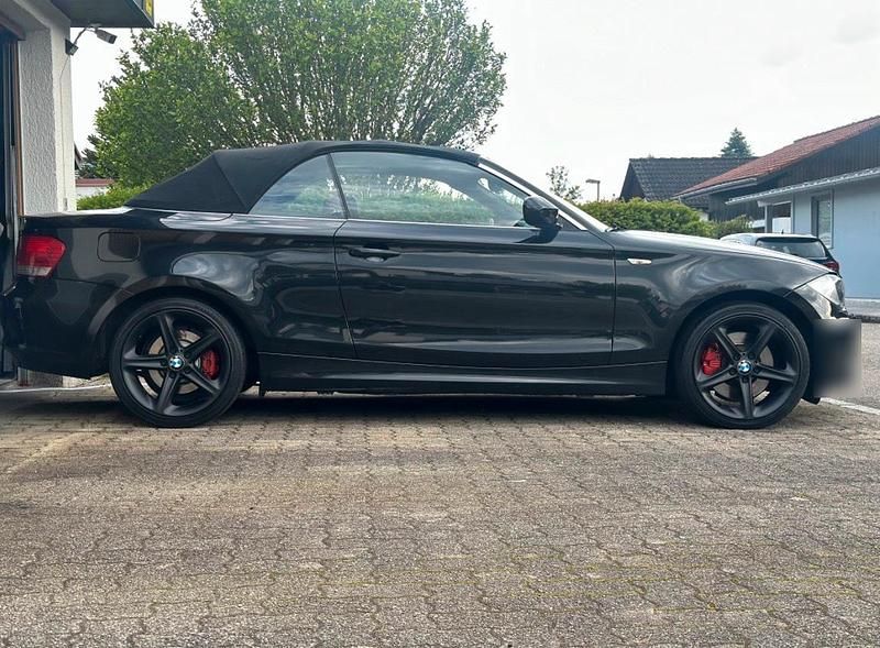Gebraucht BMW 123 Cabriolet 204 PS (150 kW) 2009 Schwarz Cabrio