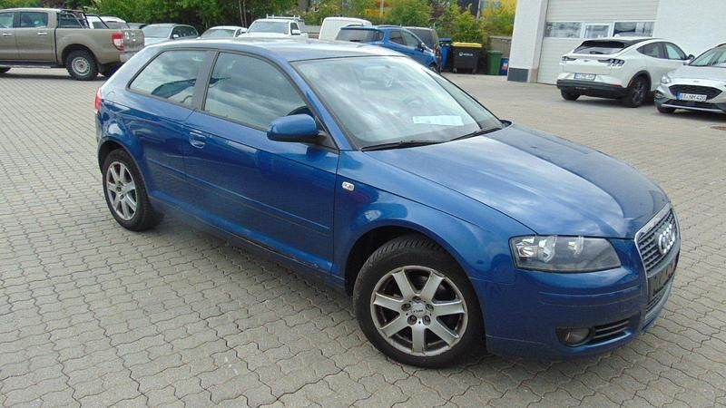 Blau Gebraucht 2006 Audi A3 Ambition Limousine | 1.745 € (Superpreis) - Bild 1/4