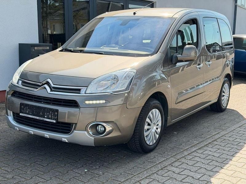 Gebraucht Citroën Berlingo SELECTION 114 PS (83 kW) 2014 Braun Van / Kleinbus