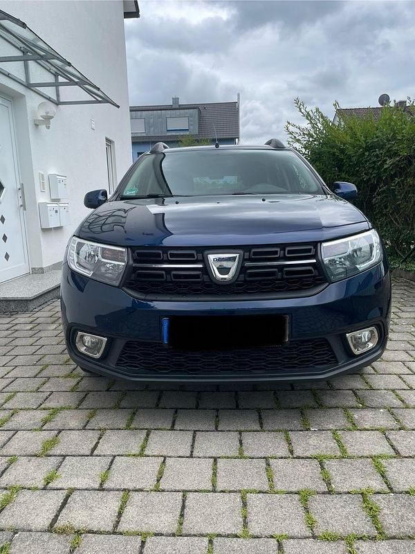 Blau Gebraucht 2018 Dacia Logan MCV Lauréate Kombi | 4.600 € (Guter Preis) - Bild 1/4
