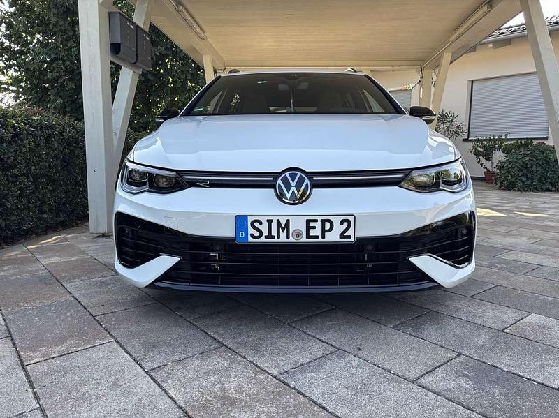 Gebraucht VW Golf VIII R 320 PS (235 kW) 2024 Weiß Kombi