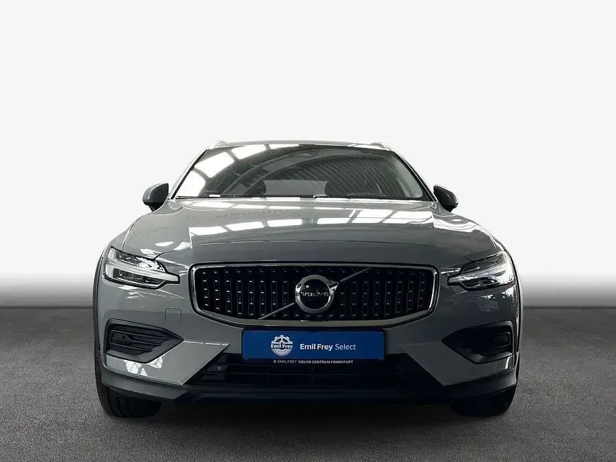 Gebraucht Volvo V60 CC Plus 197 PS (144 kW) 2024 Grau Kombi