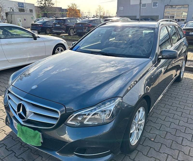Grau Gebraucht 2015 Mercedes E250 Avantgarde Kombi | 19.500 € (Guter Preis) - Bild 1/4