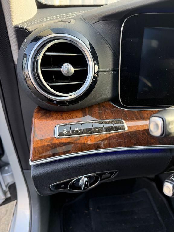 Gebraucht Mercedes E400 Exclusive 333 PS (244 kW) 2017 Silber Limousine