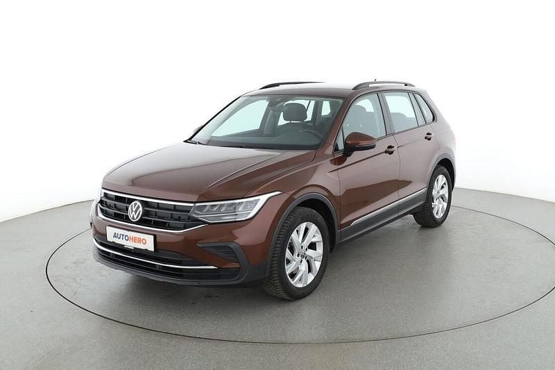 Braun Gebraucht 2021 VW Tiguan Life SUV | 23.690 € (Guter Preis) - Bild 1/3