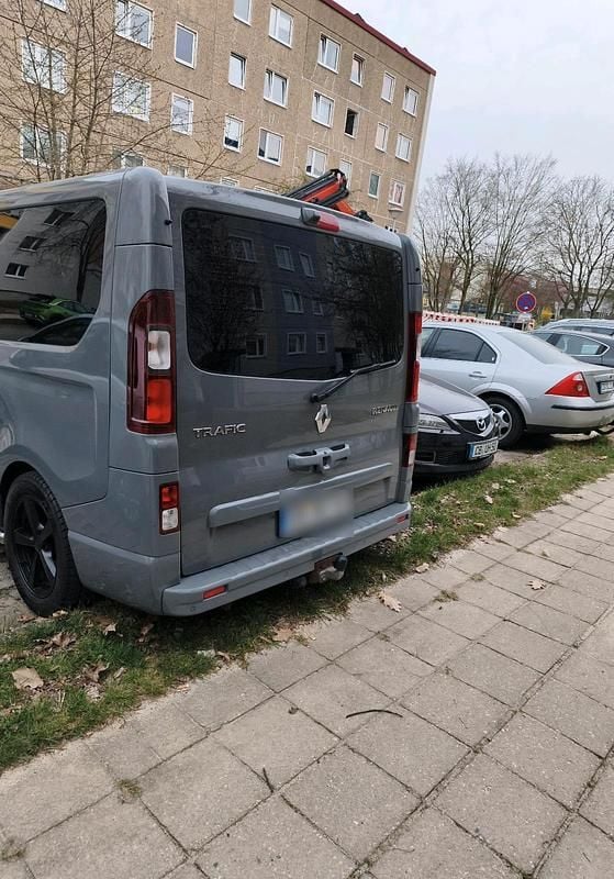 Gebraucht Renault Traffic 145 PS (106 kW) 2015 Grau Van / Kleinbus