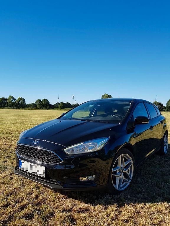 Gebraucht Ford Focus Business Edition 125 PS (91 kW) 2015 Schwarz Limousine