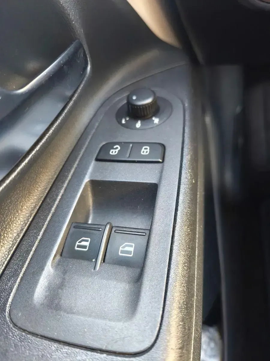 Gebraucht VW up! move up! 60 PS (44 kW) 2015 Weiß Kleinwagen