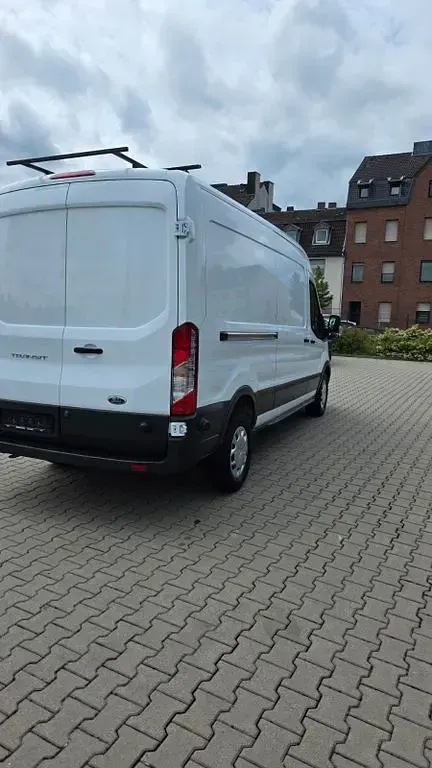 Gebraucht Ford Transit Trend 131 PS (96 kW) 2020 Weiß Limousine