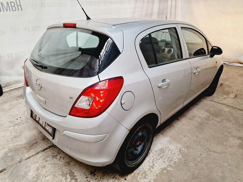 Gebraucht Opel Corsa Edition 90 PS (66 kW) 2008 Silber Kleinwagen