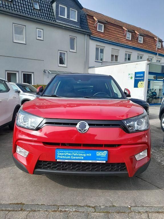 Gebraucht Ssangyong (KGM) Tivoli Quartz 128 PS (94 kW) 2017 Rot SUV