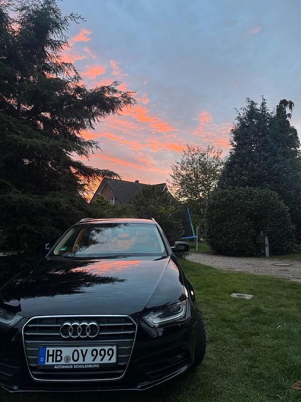 Schwarz Gebraucht 2013 Audi A4 Kombi | 11.400 € (Fairer Preis) - Bild 1/4