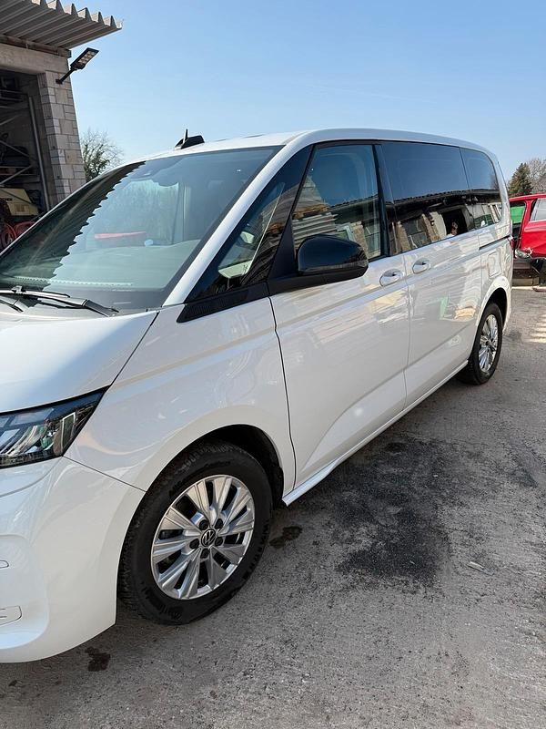 Gebraucht VW Multivan 150 PS (110 kW) 2023 Weiß Van