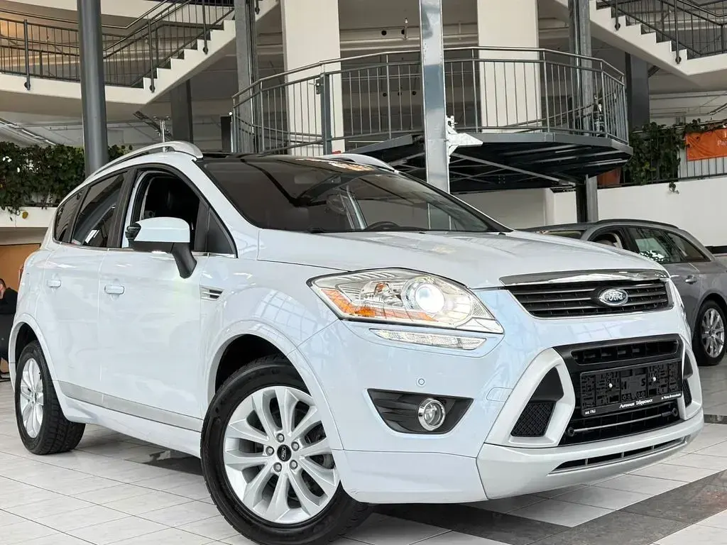 Gebraucht Ford Kuga Individual 163 PS (119 kW) 2012 Weiß SUV