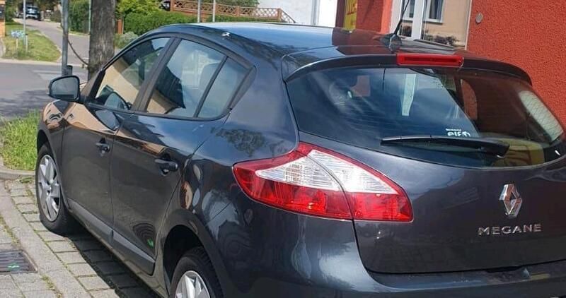 Andere außenfarben Gebraucht 2012 Renault Mégane GrandTour Kombi | 5.000 € (Fairer Preis) - Bild 1/4