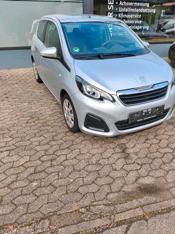 Silber Gebraucht 2015 Peugeot 108 Kleinwagen | 6.299 € - Bild 1/4