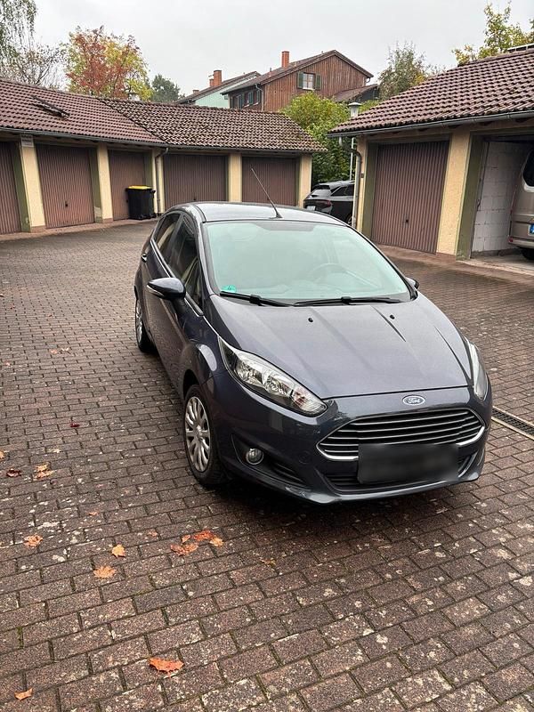 Grau Gebraucht 2014 Ford Fiesta Kleinwagen | 6.799 € (Teuer) - Bild 1/4