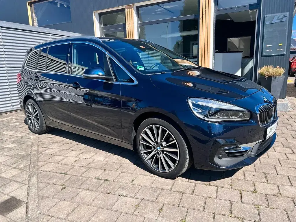 Gebraucht BMW 220 Gran Tourer Luxury Line 192 PS (141 kW) 2019 Blau Van / Kleinbus