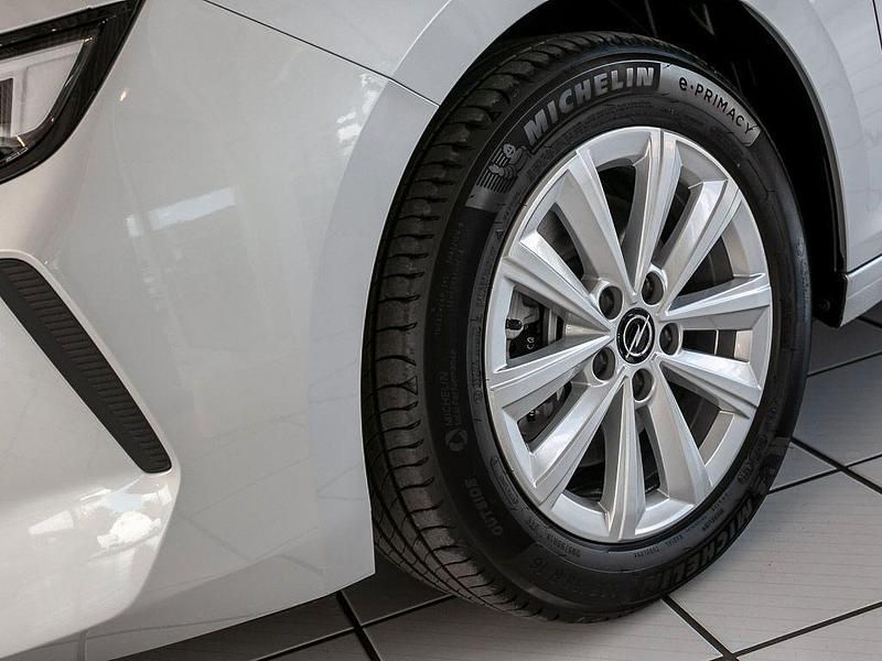 Neu Opel Astra Enjoy 131 PS (96 kW) 2025 Silber Kombi