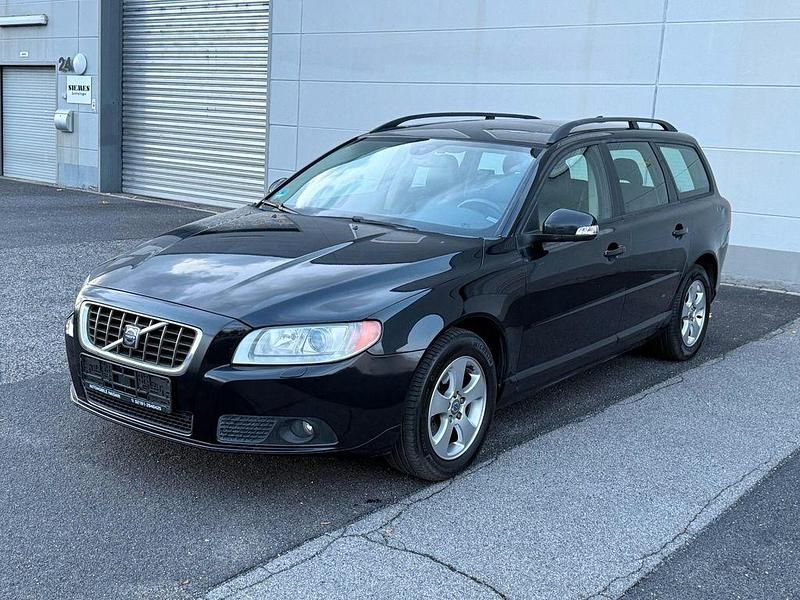 Schwarz Gebraucht 2009 Volvo V70 Momentum Kombi | 5.990 € (Guter Preis) - Bild 1/4