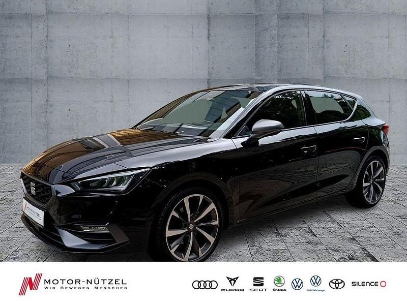 Mitternachtsschwarz Gebraucht 2022 Seat Leon FR-Line Limousine | 22.430 € (Fairer Preis) - Bild 1/4