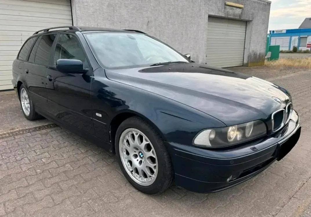 Gebraucht BMW 525 192 PS (141 kW) 2001 Blau Kombi