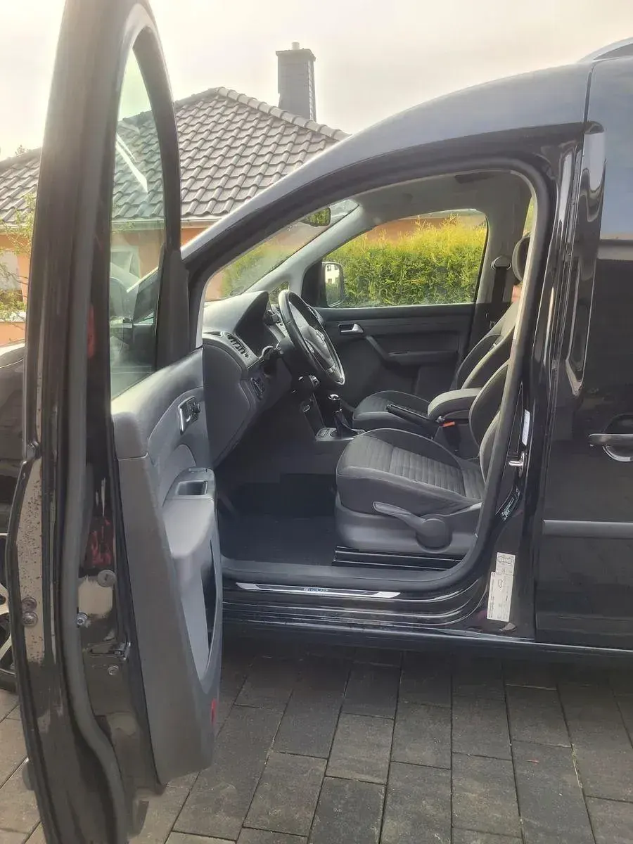 Gebraucht VW Caddy Cup 140 PS (102 kW) 2014 Schwarz Van / Kleinbus